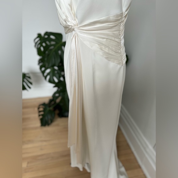 Cinq à Sept Gown - Picture 4 of 9